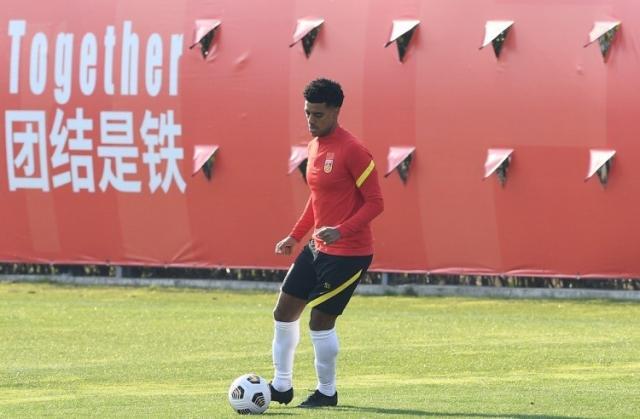 1616475261096029183.jpg 1000.jpg